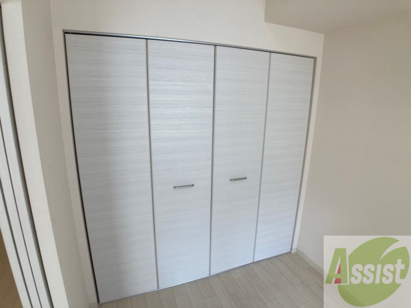 収納　寝室の収納です。部屋がすっきり片付きます。