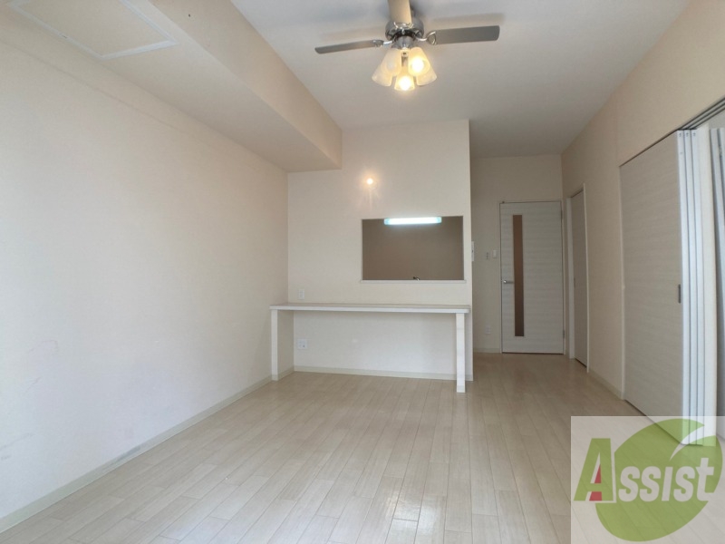 居室・リビング　広くてキレイなお部屋が広がっていて、充実した生活が送れそう。