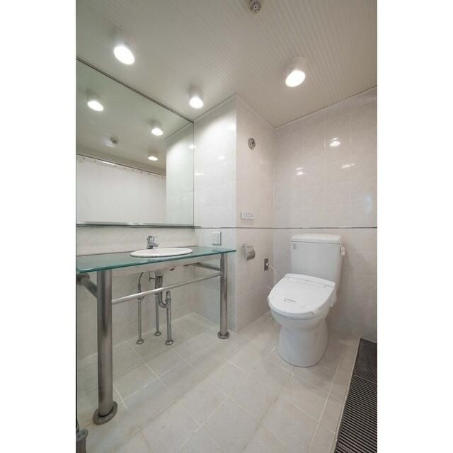 洗面設備　スペースが確保できる洗面所です