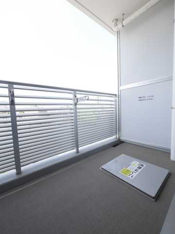 バルコニー　別部屋になります。