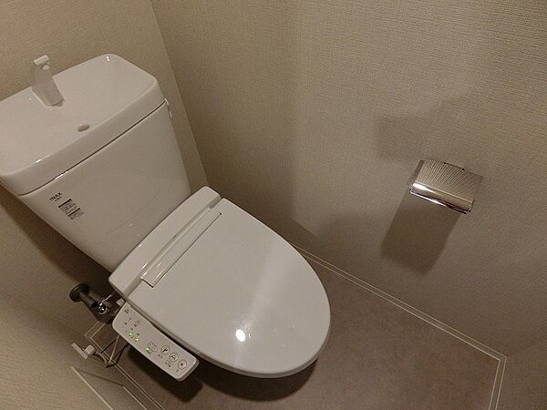 トイレ　別タイプ部屋　参考写真です