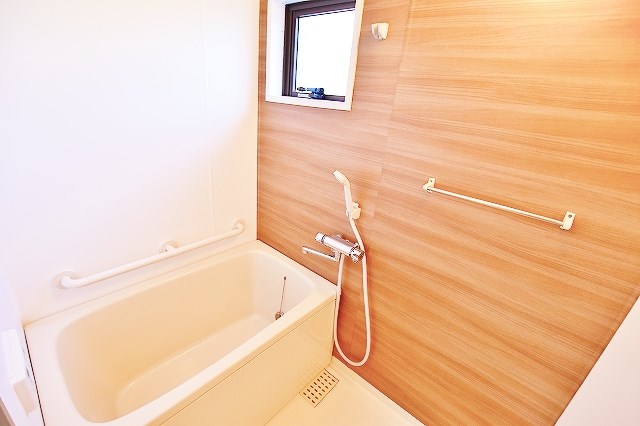 バス・シャワールーム　★オートバス★★追い焚き機能★