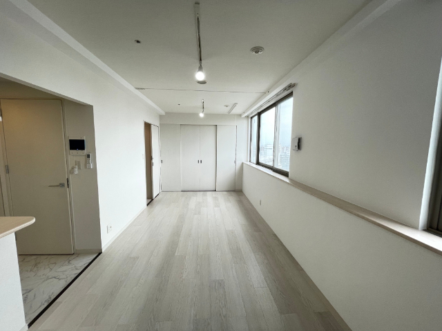 居室・リビング　壁が打ちっ放しでオシャレなデザインです。