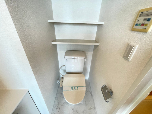 トイレ　洗濯機置場あります。