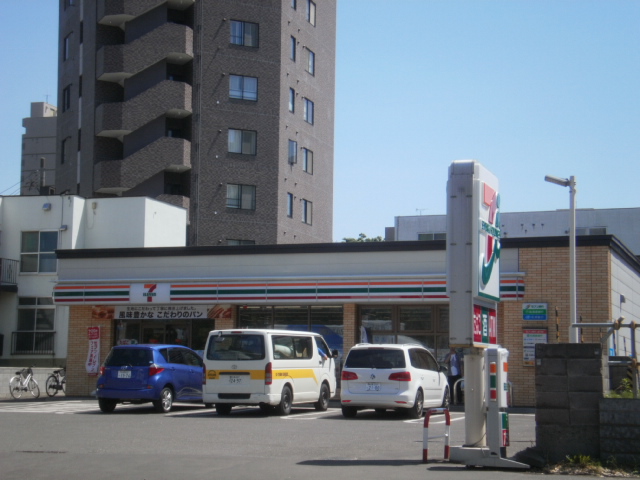 コンビニ　セブン－イレブン札幌南４条店（コンビニ）まで234m
