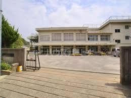 小学校　松戸市立六実第二小学校（小学校）まで900m