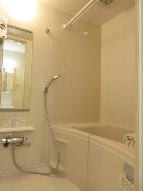 バス・シャワールーム　追い焚きに浴室乾燥機完備