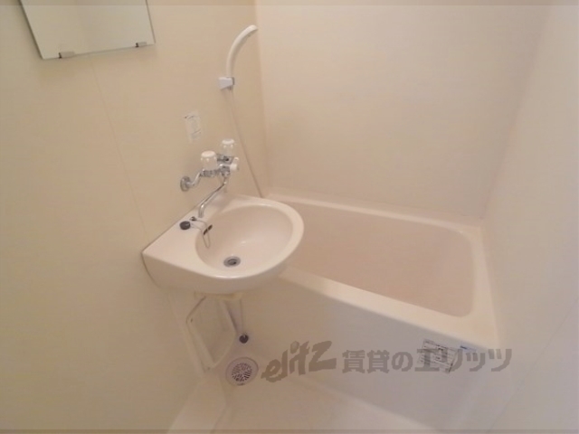 バス・シャワールーム　バス