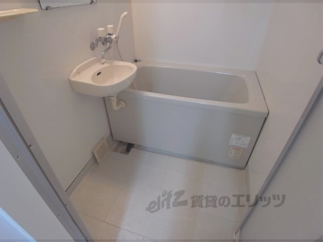 バス・シャワールーム　バス