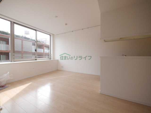 居室・リビング　ランテンヌ四谷