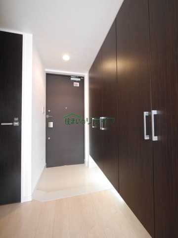 玄関　ランテンヌ四谷