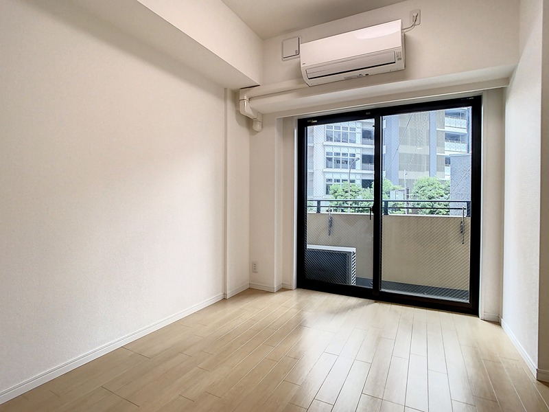 居室・リビング　南向きの明るいお部屋です