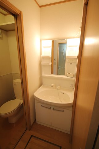 洗面設備　※同物件別号室の写真になります