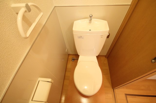 トイレ　※同物件別号室の写真になります