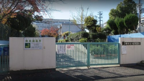 中学校　堺市立鳳中学校（中学校）まで582m