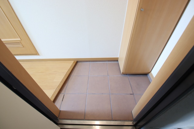 玄関　※別室の参考写真の為、現況優先です。