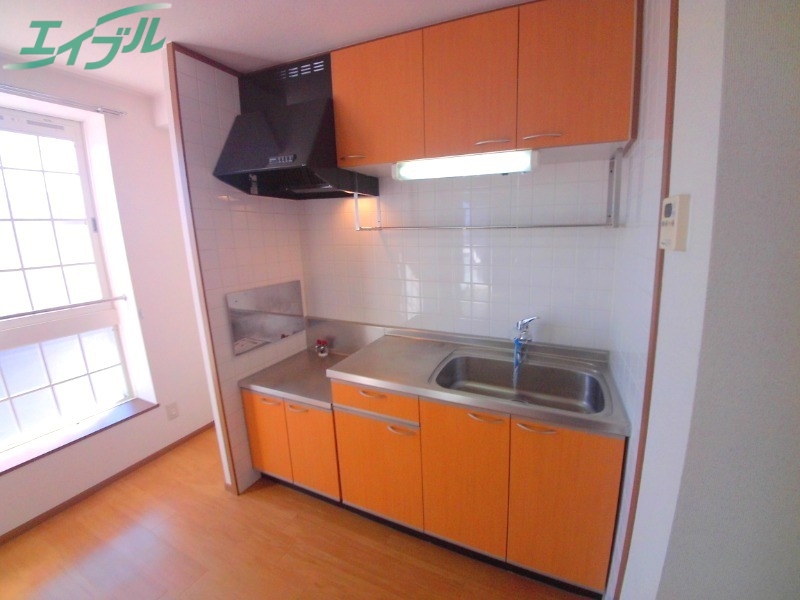 キッチン　別部屋反転写真