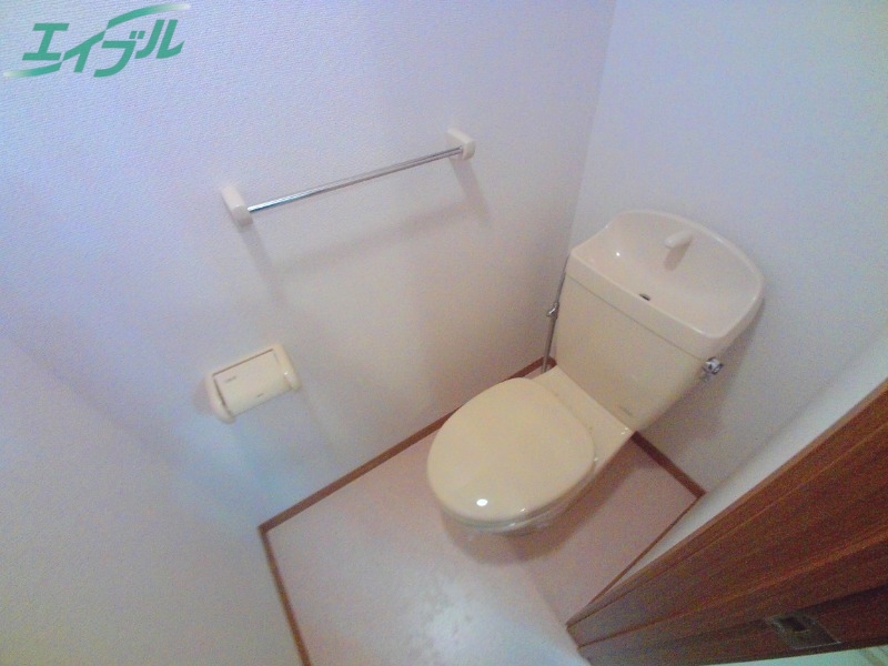 トイレ　別部屋反転写真