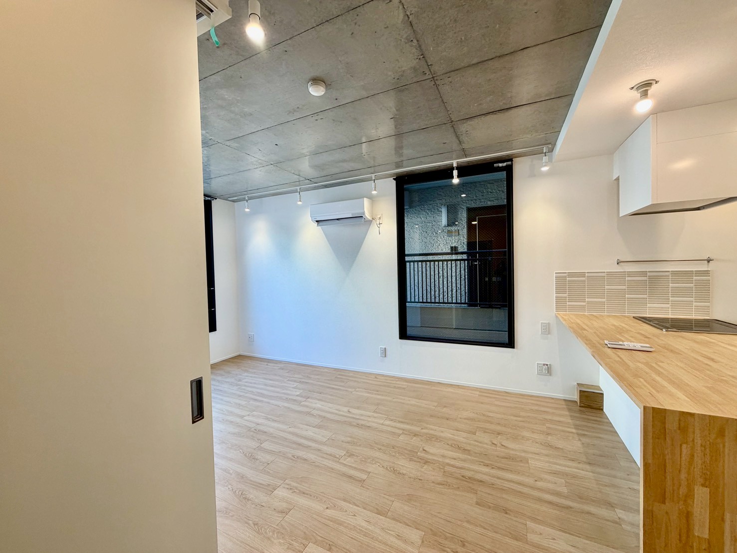 収納　洗練された内装※同間取りの201号の写真です