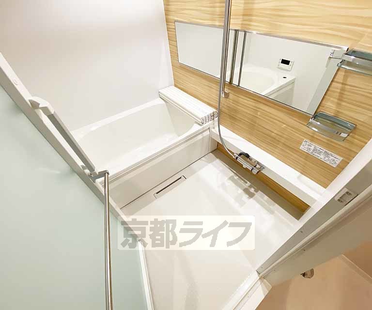 バス・シャワールーム　浴室乾燥機付きの物件です