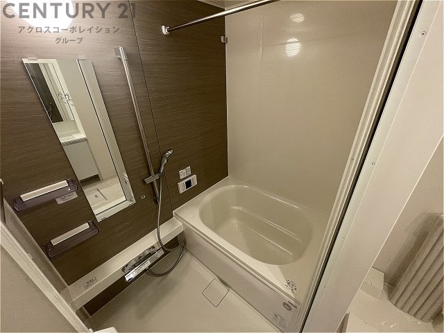 バス・シャワールーム　浴室乾燥・追い炊き機能付きで便利☆