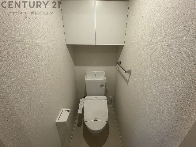 トイレ　温水洗浄暖房便座ついてます☆