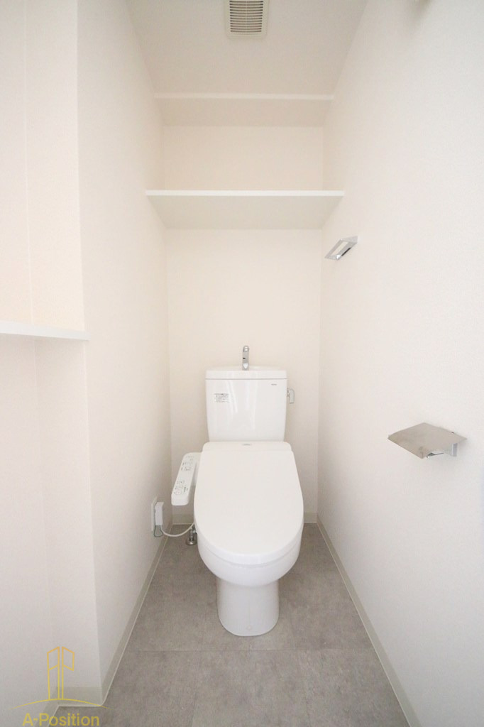 トイレ　プレサンス大国町アドロッソ