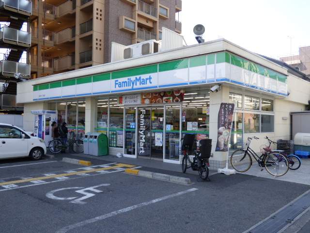 コンビニ　ファミリーマート（コンビニ）まで89m