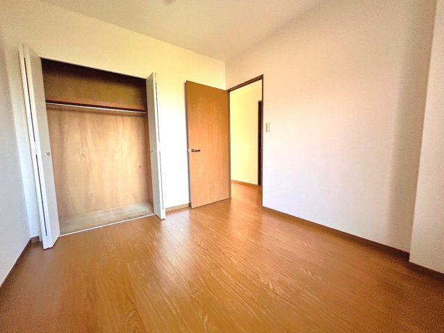 収納　※こちらは別号室のお部屋の写真です。