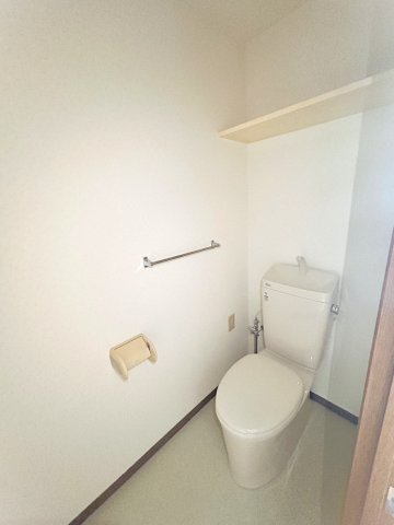 トイレ　※こちらは別号室のお部屋の写真です。