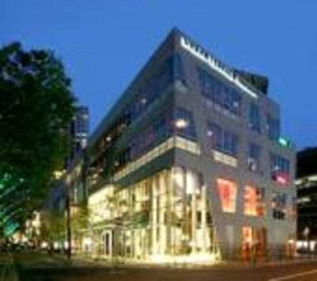 ショッピングセンター　アーバンテラス茶屋町（ショッピングセンター）まで579m