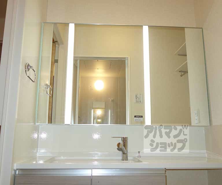 洗面設備　１０２号室の写真です。