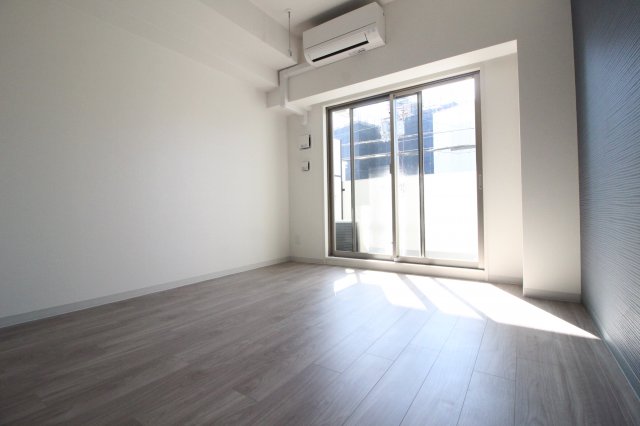 居室・リビング　室内