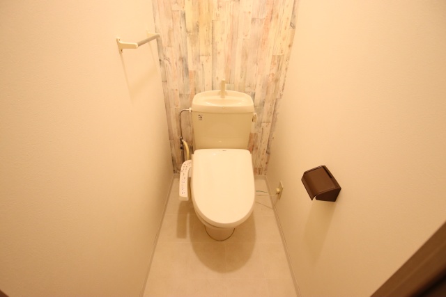 トイレ　別号室の参考写真のため、現状優先です。