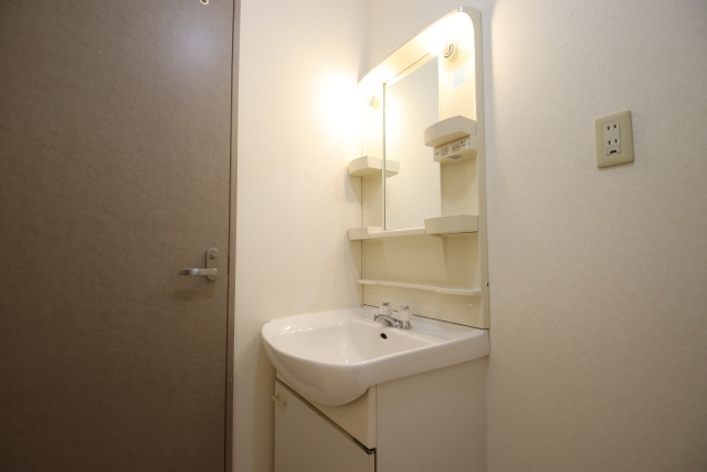洗面設備　別号室の参考写真のため、現状優先です。