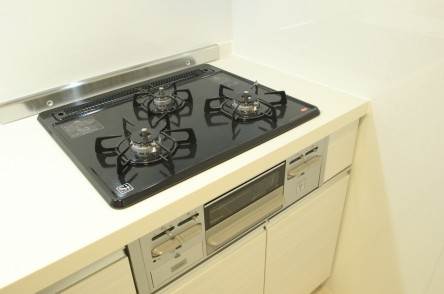 キッチン　３口ガスグリル付システムキッチン☆