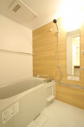 バス・シャワールーム　追炊き＆浴室換気乾燥機付☆
