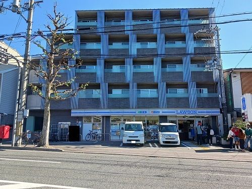 コンビニ　ローソン　金閣寺前店（コンビニ）まで308m