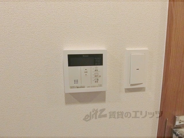 その他設備　給湯器リモコン
