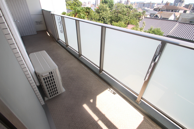 バルコニー　南向きバルコニー。日当たり良好です。