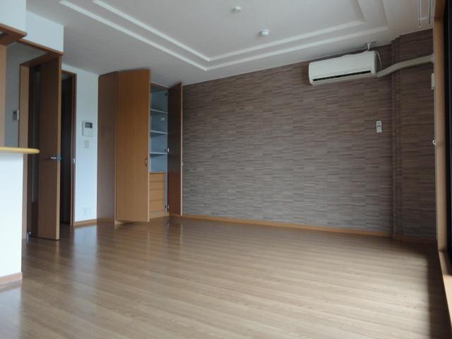 居室・リビング　家具の配置がしやすいリビングです。