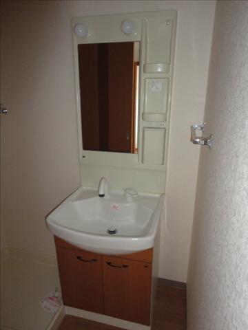 洗面設備　シャンプードレッサー完備です。