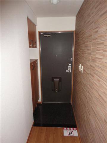 玄関　行ってきます、ただいまはここから。