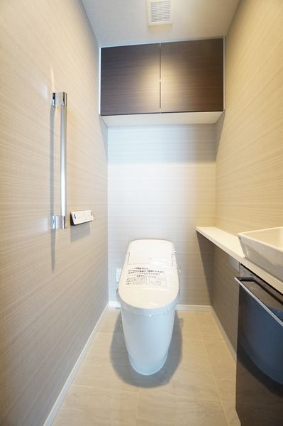 トイレ　タンクレストイレ