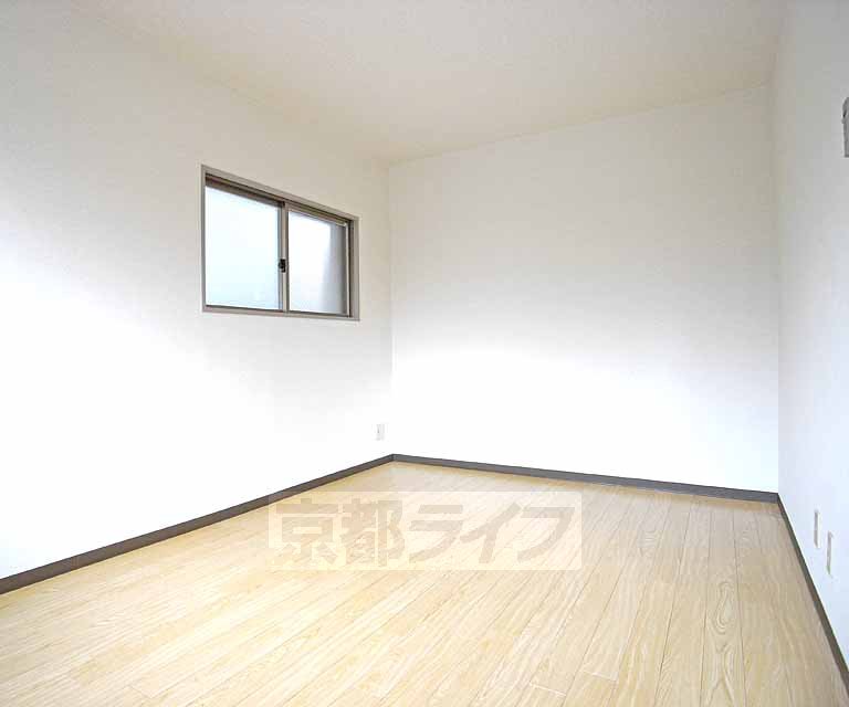 居室・リビング　７.５帖の洋室です。