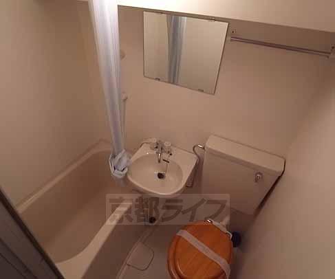 バス・シャワールーム　きれいなユニットバスです・