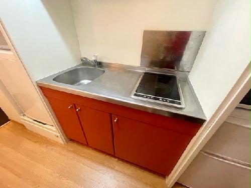 キッチン　設備・仕様は号室により異なる為、現況を優先いたします。