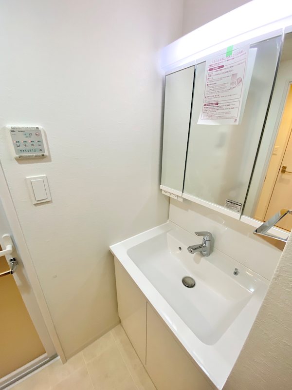 洗面設備　洗髪洗面化粧台