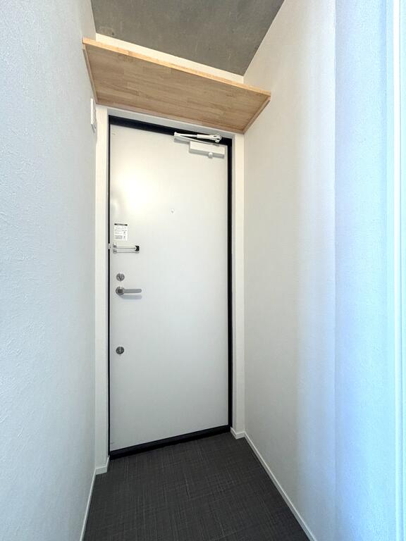 玄関　生活感を抑えた収納付き
