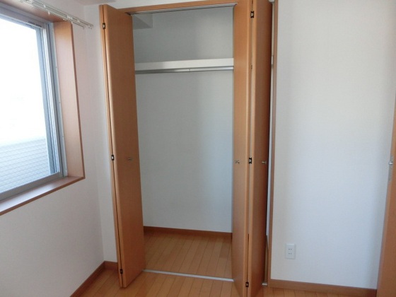 収納　※別の部屋の写真です